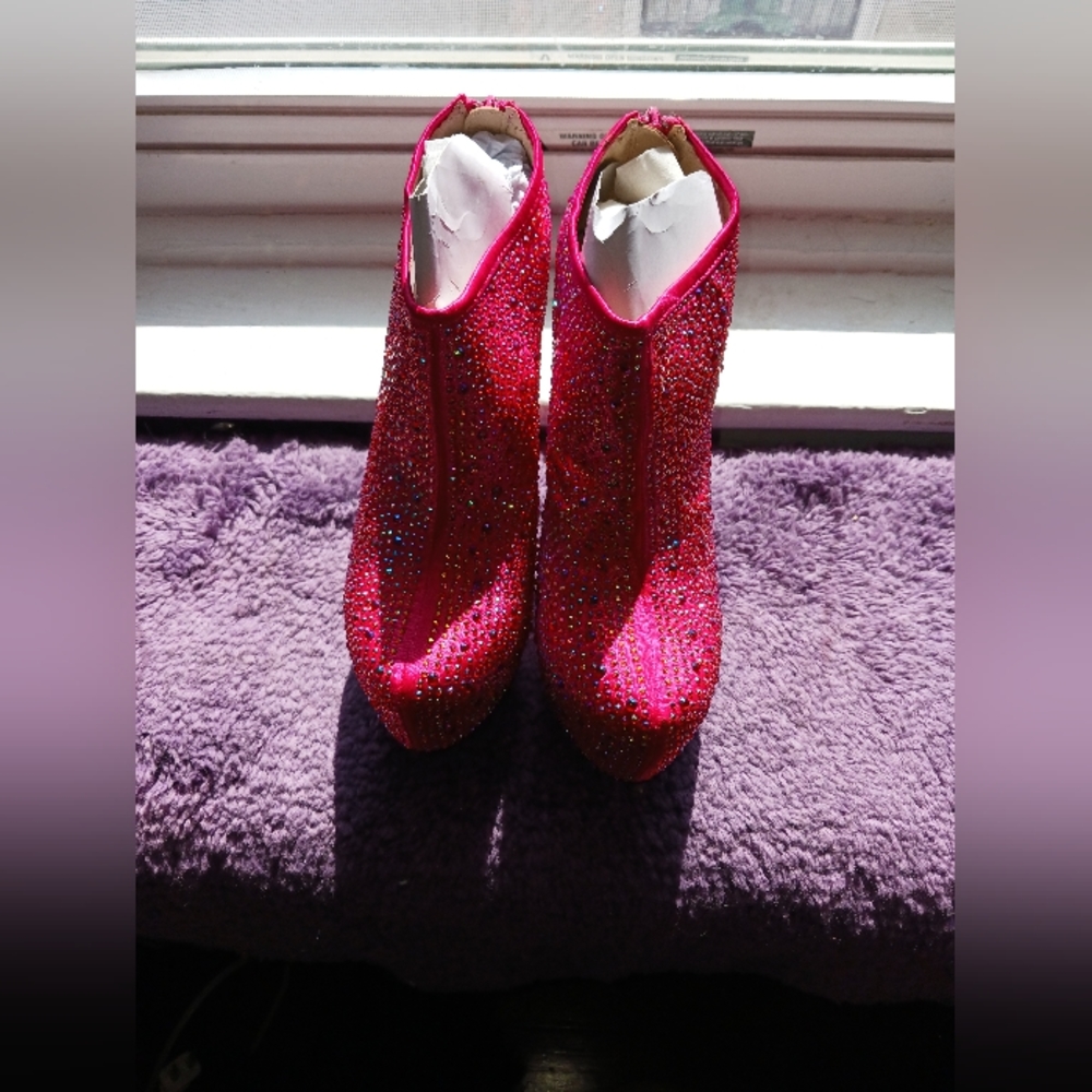 Kiss couture booties brand new in box